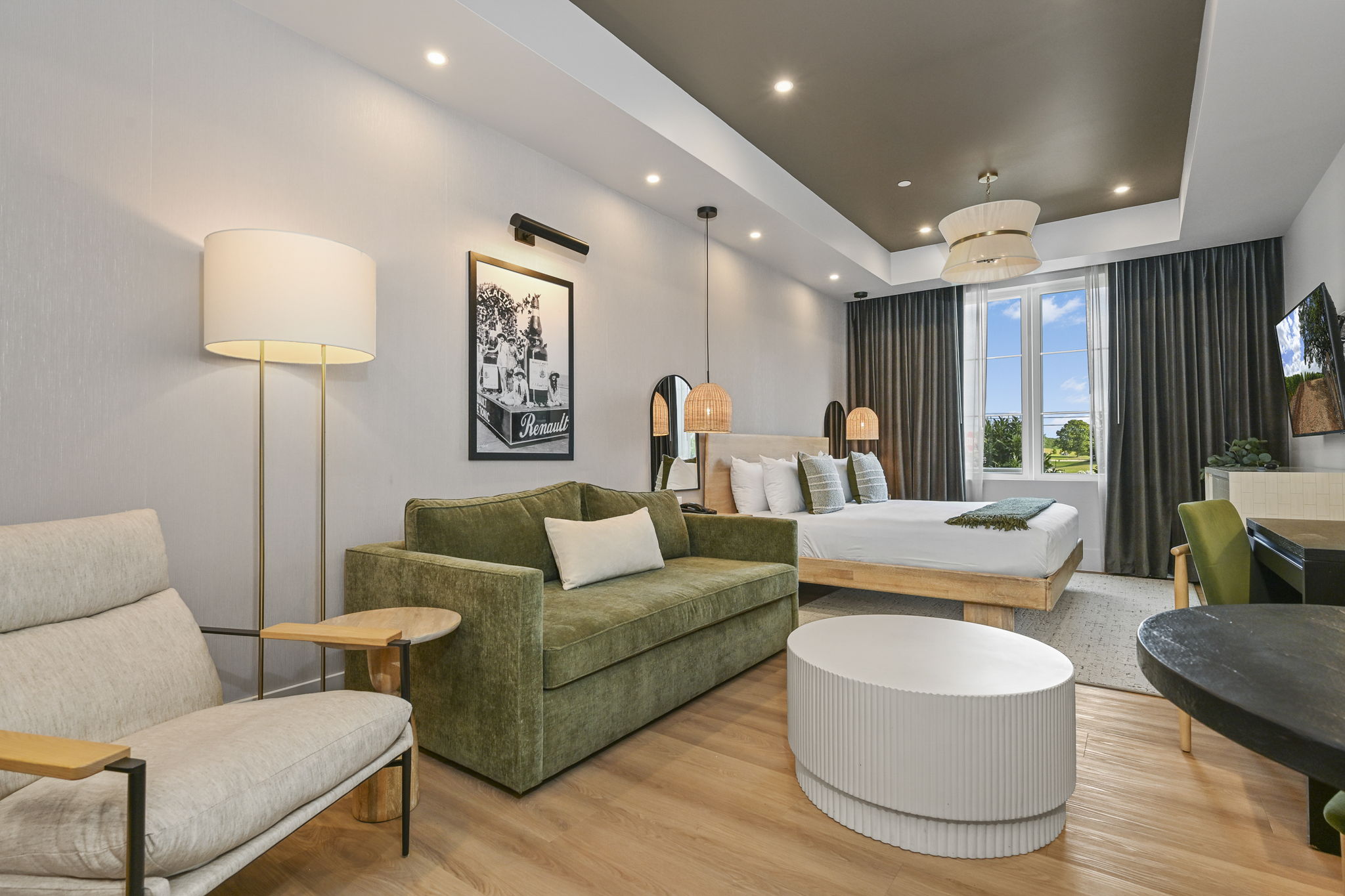 Luxury Spa Suite at Chateau Renault